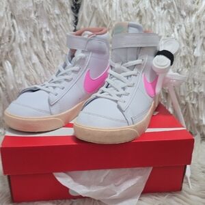 Nike Kids Sneakers - White and Pink